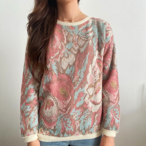 Vintage Sweaters - Vintage 1970s Campus Casuals floral knit sweater